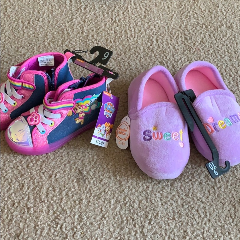 Girls shoes